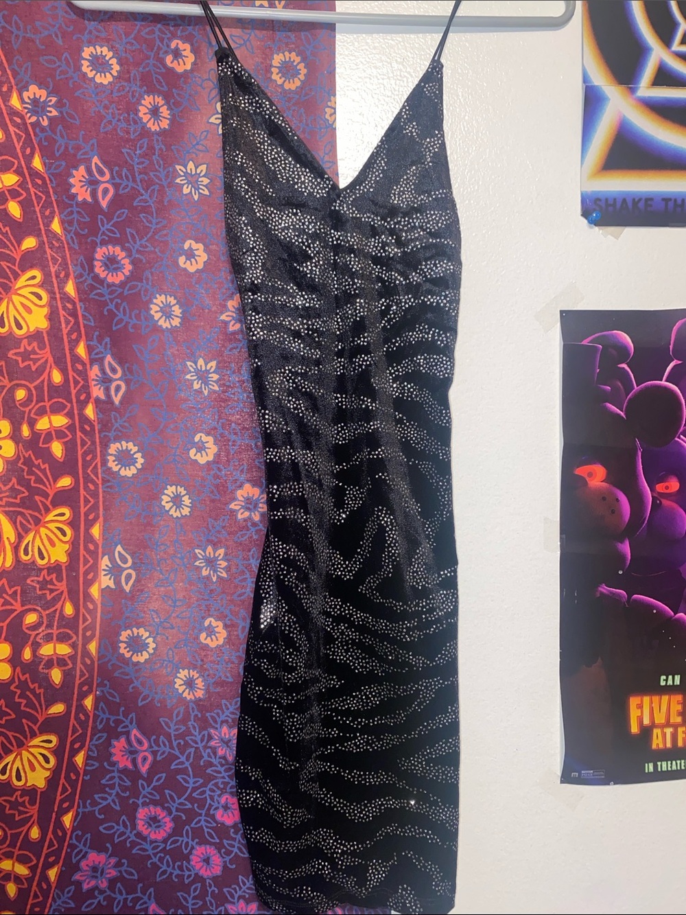 Black Sleeveless Sparkle Bodycon Dress with V-Neck